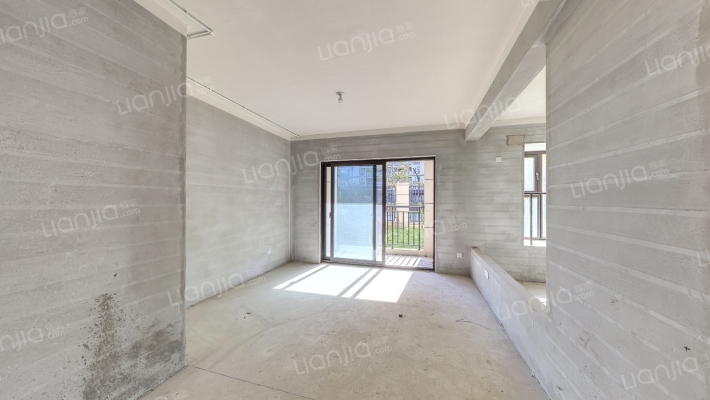 新弘华府二手房实景图