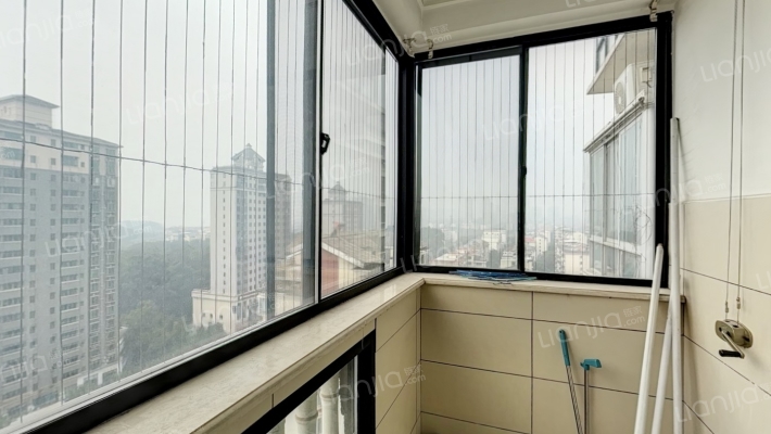 华菱融域二手房实景图