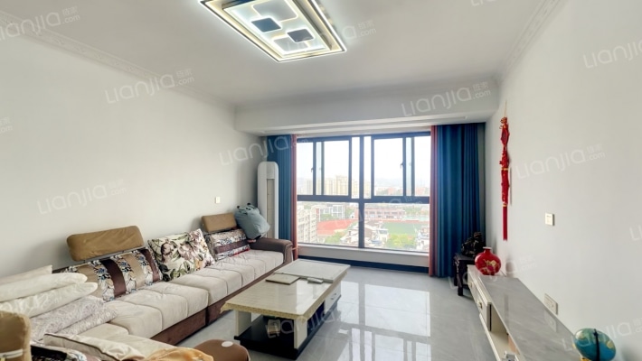 水岸豪庭二手房实景图