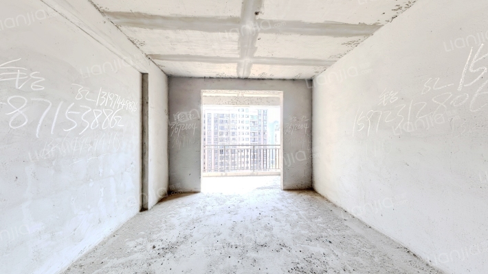 荣府天域二手房实景图