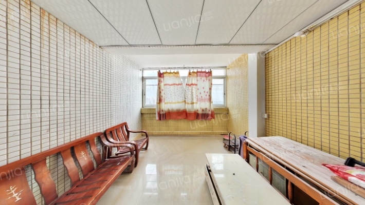 朗丰居二手房实景图