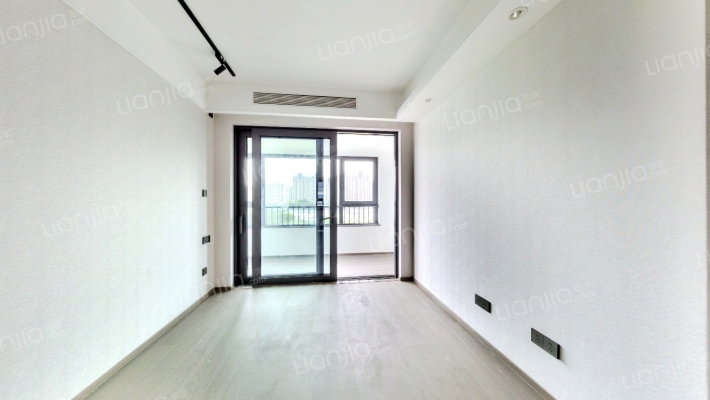 招商虹桥公馆三期二手房实景图