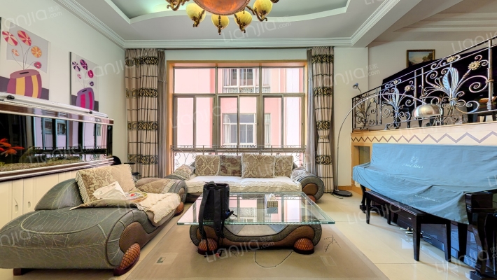 鸿运都市别墅二手房实景图