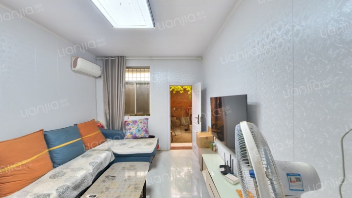 左楼修理厂家属院二手房实景图