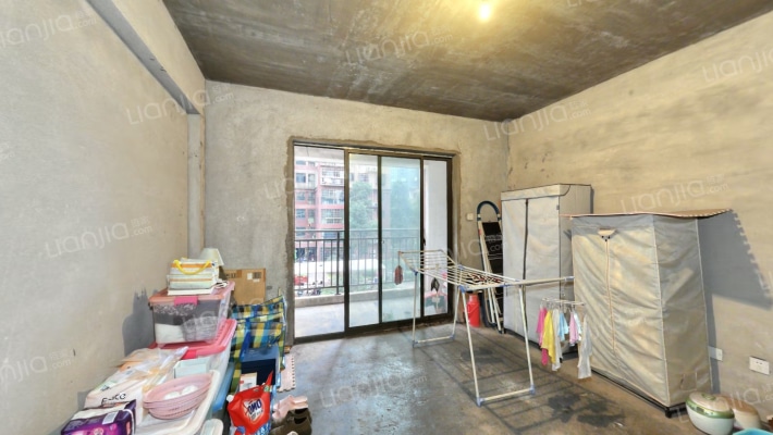 兴邦花城居住小区二手房实景图