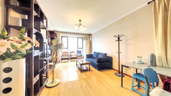 鸿坤南向两居室  精装修   中间楼层  随时看房-客厅