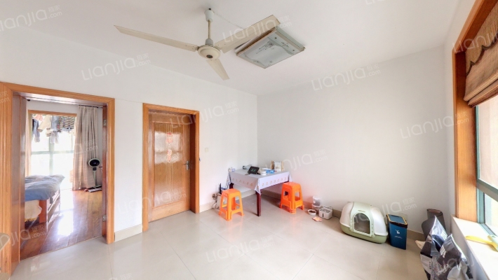 新安花苑一区二手房实景图