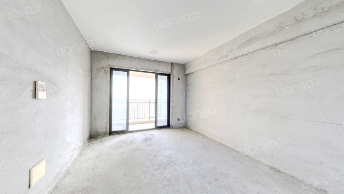 嘉盈名苑二手房实景图