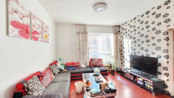 名仕银航小区二手房实景图