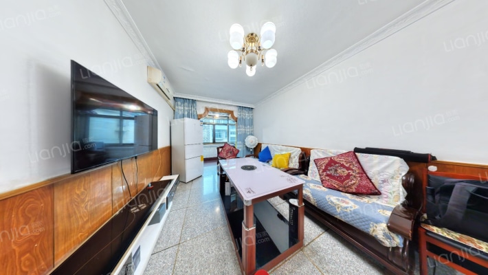 贵乌北路153号二手房实景图