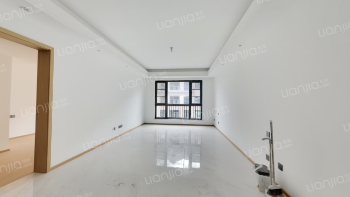 河畔俊园二手房实景图