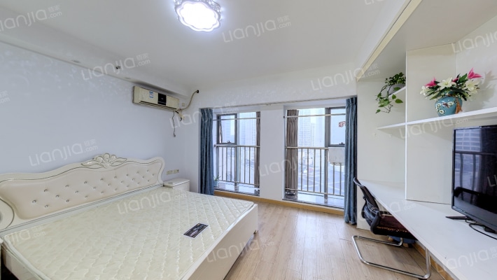 银泰城泰悦公馆二手房实景图