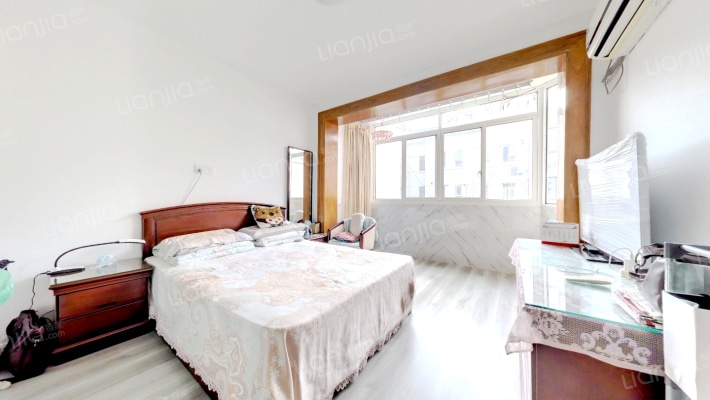 场中路2471弄二手房实景图