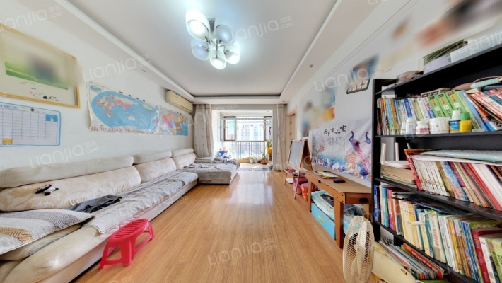 皇冠国际一期二手房实景图