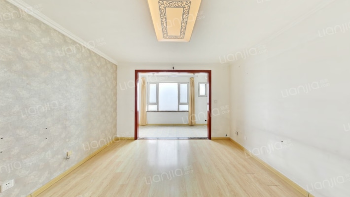 建邦听海一期二手房实景图