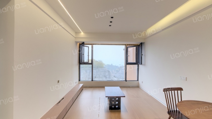 龙桥花苑五组团二手房实景图