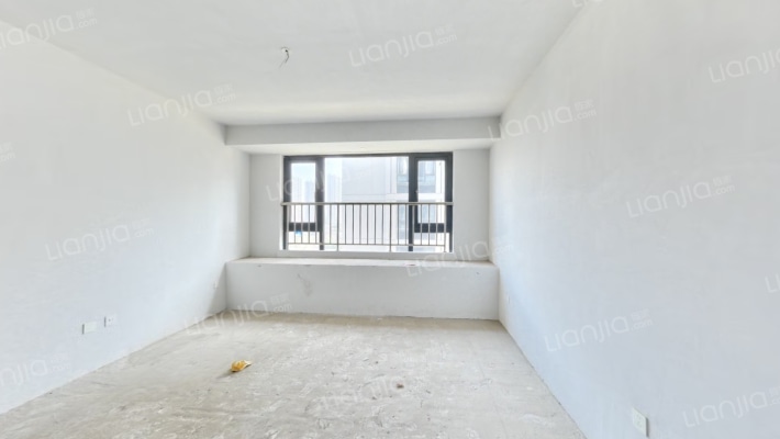 山前华庭二手房实景图