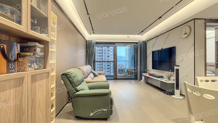 前海润峯府二手房实景图