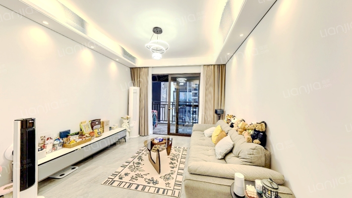 保利松湖和府二手房实景图