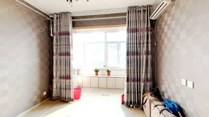 塑料公司宿舍二手房实景图