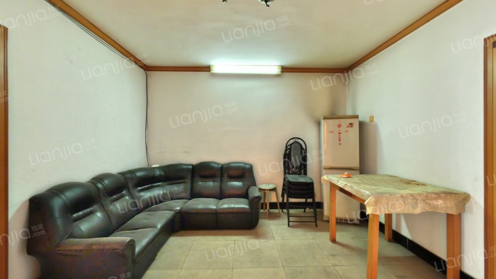 朝天街90号二手房实景图