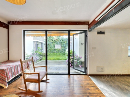 整租·大理的小院子南区八期 4室1厅 复式 东南