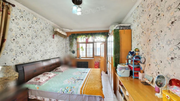 金顶街四区二手房实景图