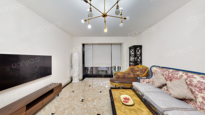 艺锦湾四期二手房实景图