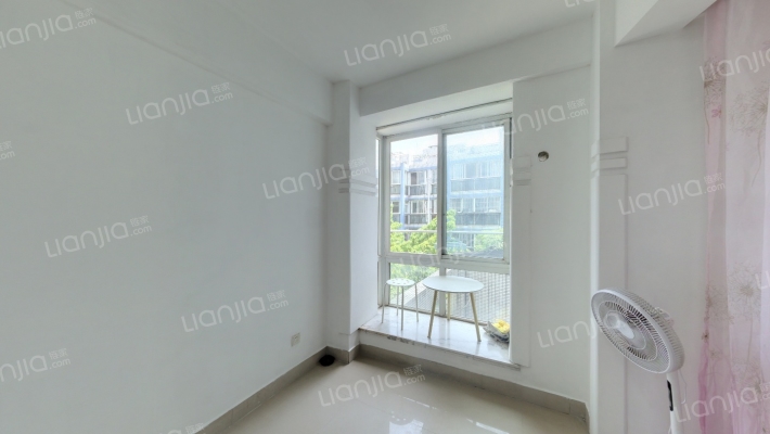 学邻名苑二手房实景图