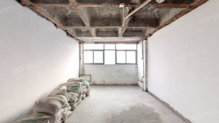 万隆中心大厦二手房实景图