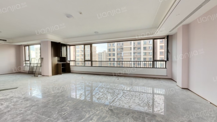 保利·臻誉二手房实景图