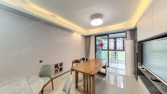 万都铂睿花园二手房实景图