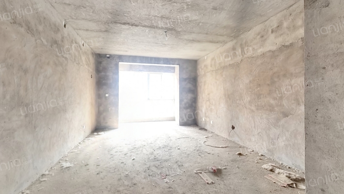 蓝天彼岸花园二手房实景图