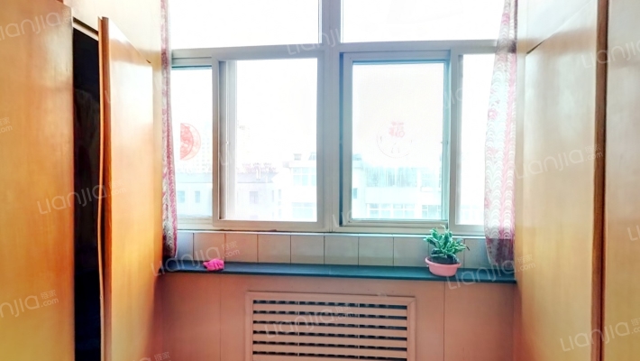 花儿巷4号院二手房实景图