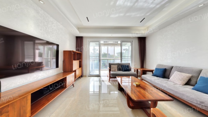 银丽高尔夫二手房实景图