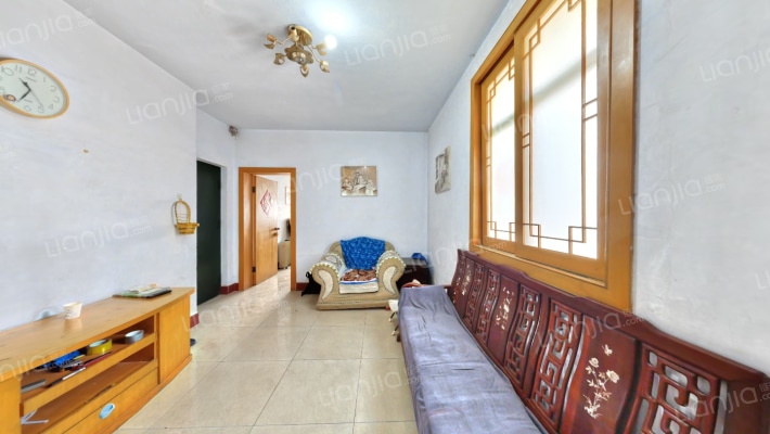 西陈庄前街100号院二手房实景图