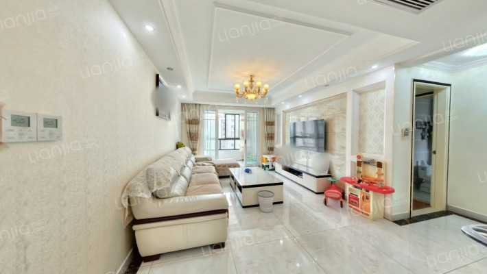 世茂东外滩二手房实景图