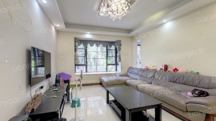 金碧·大地豪庭二手房实景图