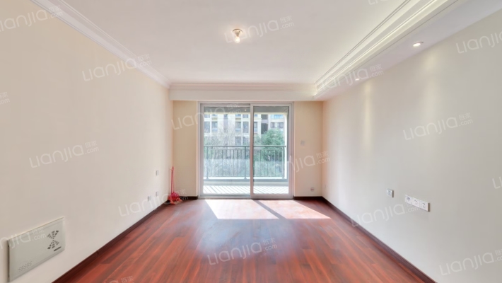 万科遇见山二手房实景图