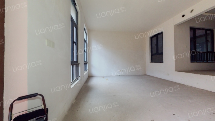 中海峰墅二手房实景图