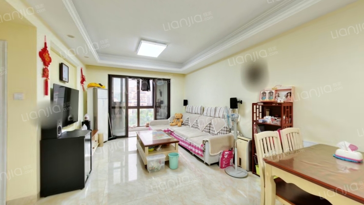 荣域二手房实景图