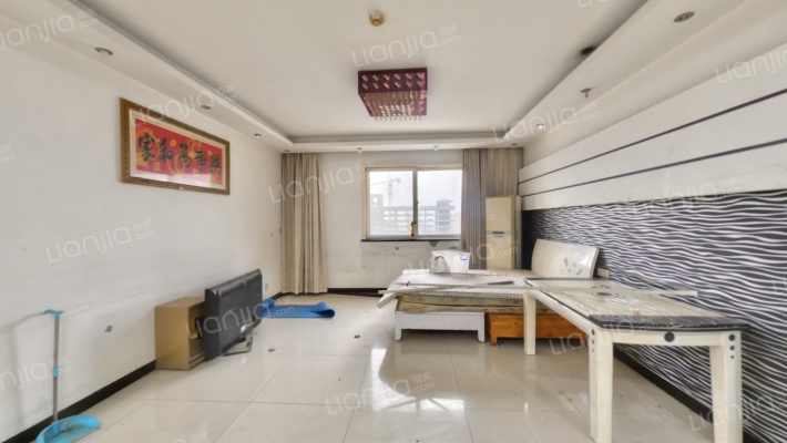 英协鼎峰二手房实景图