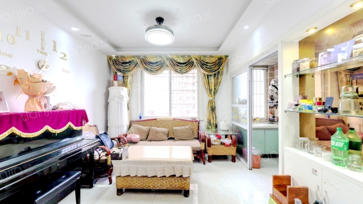 万成华府二手房实景图