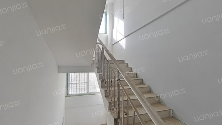 育新街东段008号自建房二手房实景图