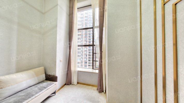 吾悦华府二手房实景图