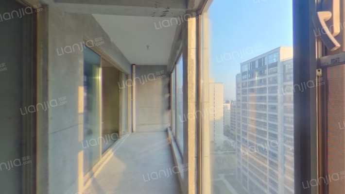 湖岸新城致诚苑二手房实景图