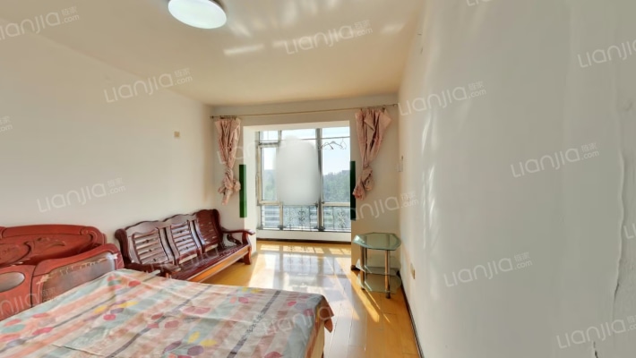 喜地宏城二手房实景图