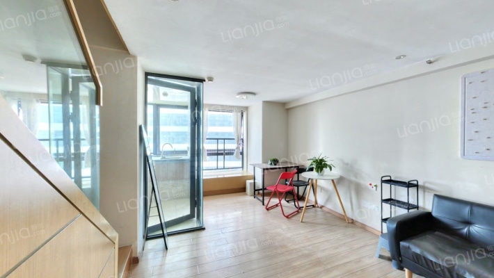 海伦国际布拉格公寓二手房实景图