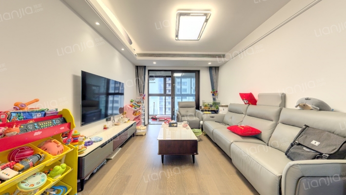 南山保利云熹花园二手房实景图