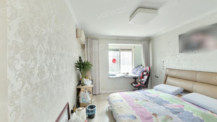 东秦新苑二手房实景图